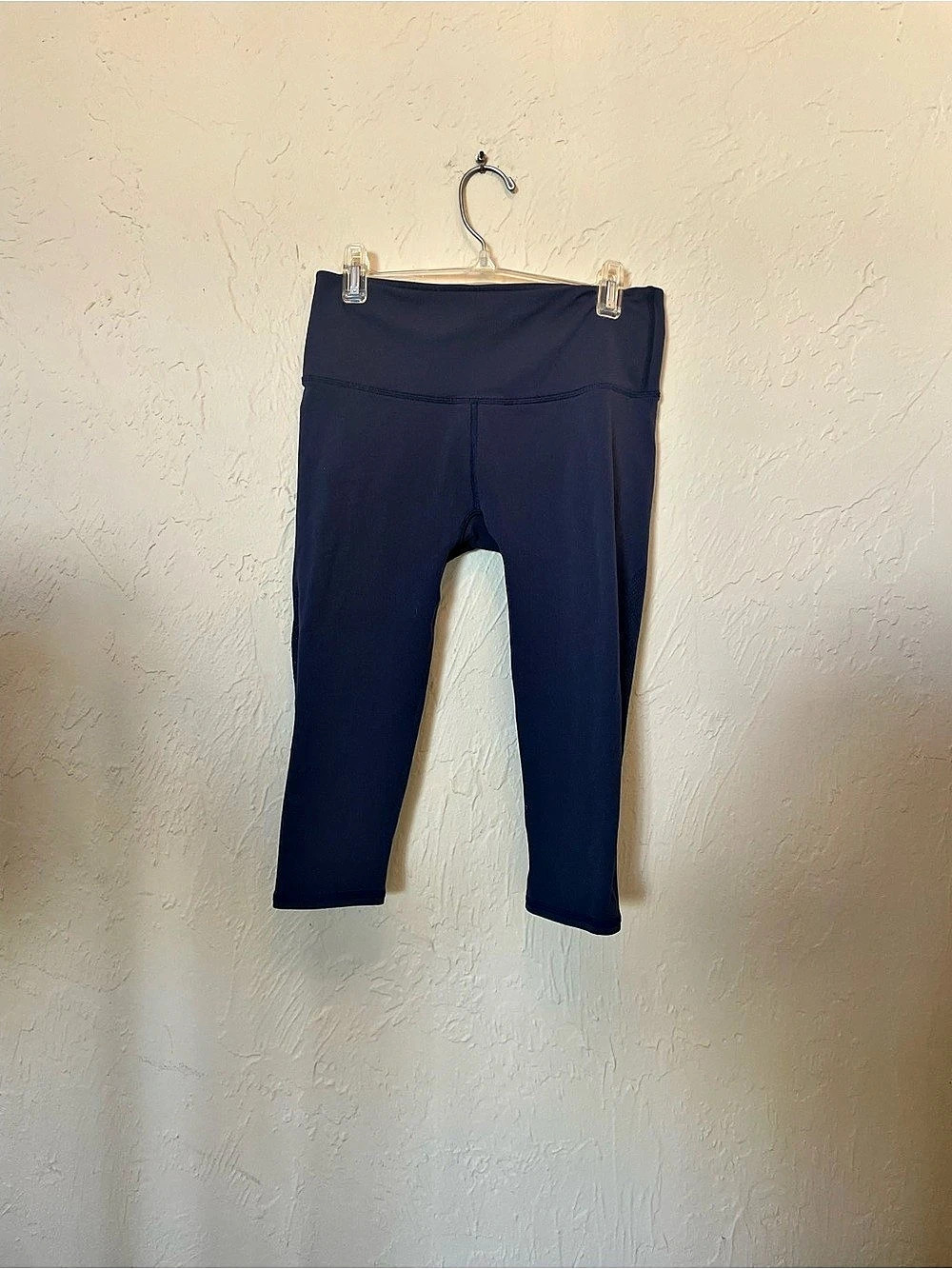 lululemon Women's Blue cropped Athletic Leggings